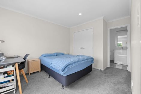 Photo of property in 1/23 Tudor Crescent, Chedworth, Hamilton, 3210
