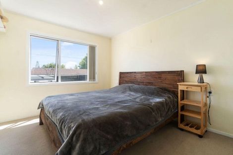 Photo of property in 17a Tawa Road, Te Atatu Peninsula, Auckland, 0610
