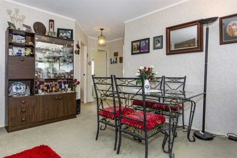 Photo of property in 10 Gala Place, Henderson, Auckland, 0612