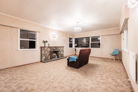 Photo of property in 34 Kaikoura Street, Henderson, Auckland, 0612