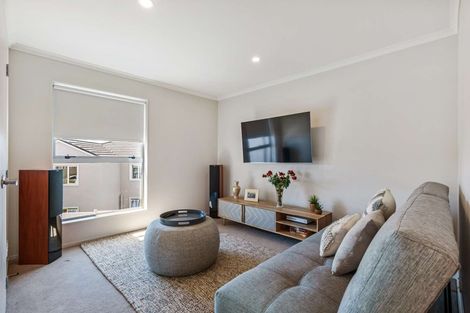 Photo of property in 5 Costa Viva Crescent, Karaka, Papakura, 2113