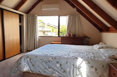 Photo of property in 16 Goldfinch Rise, Unsworth Heights, Auckland, 0632