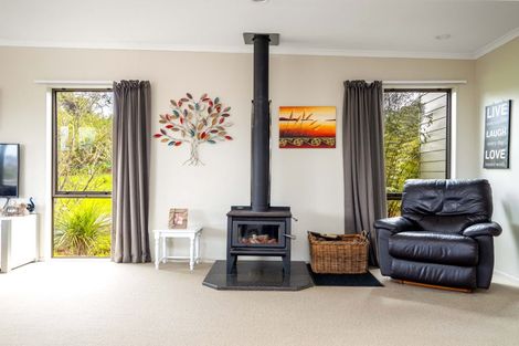 Photo of property in 15 Tikitiki Lane, Russell, 0272