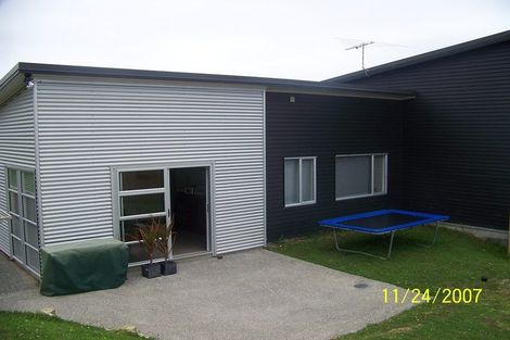 Photo of property in 22 Kittiwake Drive, Schnapper Rock, Auckland, 0632