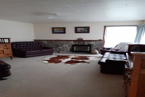 Photo of property in 3 Limbrick Street, Waipawa, 4210