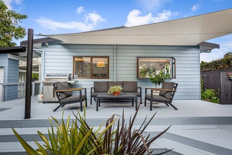 Photo of property in 2/9 London Street, Te Atatu Peninsula, Auckland, 0610