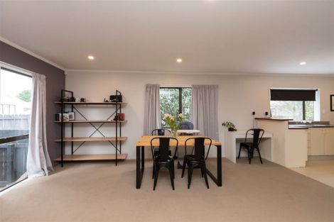 Photo of property in 43 Garland Drive, St Andrews, Hamilton, 3200
