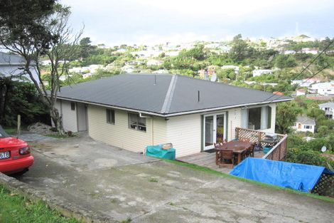 Photo of property in 145 Ruskin Road, Newlands, Wellington, 6037