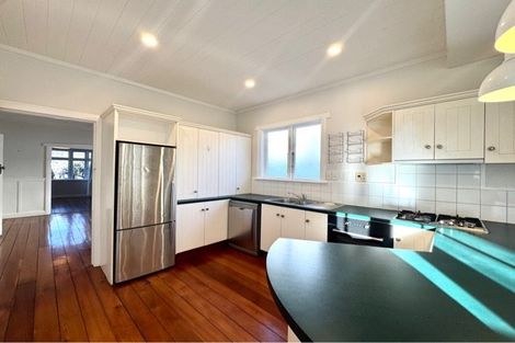 Photo of property in 12 Burrows Avenue, Karori, Wellington, 6012