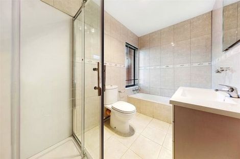 Photo of property in 1 Waylen Place, Burswood, Auckland, 2013