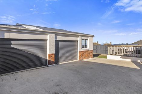 Photo of property in 43 Isadore Road, Saint Clair, Dunedin, 9012