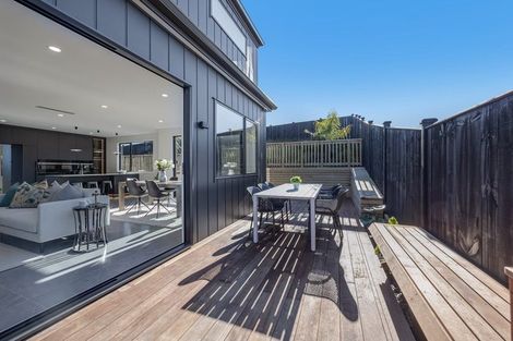 Photo of property in 8 Koheru Place, Long Bay, 0630