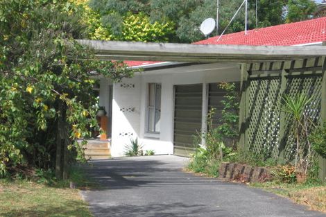 Photo of property in 1/5 Teviot Place, Totara Vale, Auckland, 0629