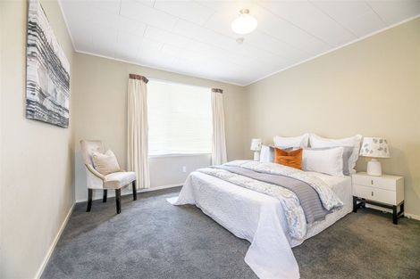 Photo of property in 44 Fitzwater Place, Henderson, Auckland, 0612