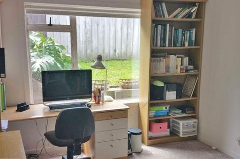 Photo of property in 6 Ponderosa Drive, Oteha, Auckland, 0632