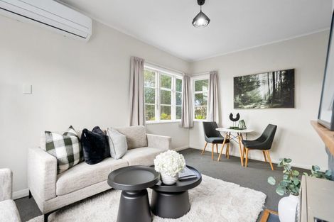 Photo of property in 76 Williams Street, Cambridge, 3434