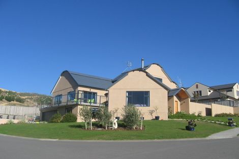 Photo of property in 17 Navigation Drive, Whitby, Porirua, 5024