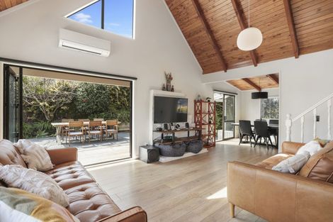 Photo of property in 99 Captain Scott Road, Glen Eden, Auckland, 0602