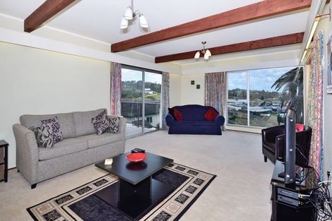 Photo of property in 3 Moera Place, Stanmore Bay, Whangaparaoa, 0932