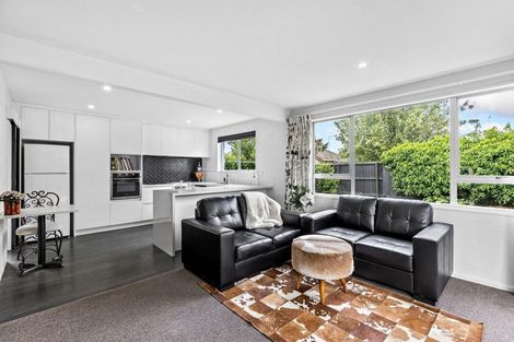 Photo of property in 2/1 Delaware Crescent, Russley, Christchurch, 8042