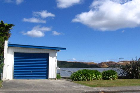 Photo of property in 175 Orangi Kaupapa Road, Northland, Wellington, 6012