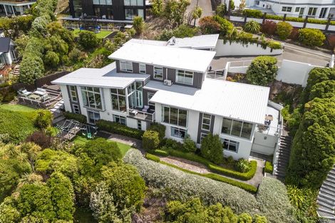 Photo of property in 2 Redcliffs View Lane, Redcliffs, Christchurch, 8081