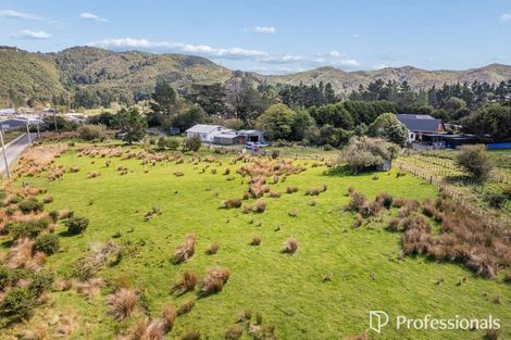 Photo of property in 120 Upper Fitzherbert Road, Wainuiomata, 5373