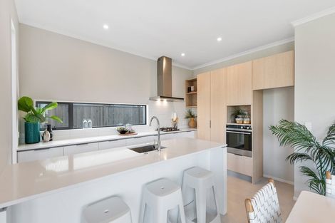 Photo of property in 2 Kuparu Lane, Red Beach, 0932