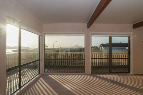 Photo of property in 34 Waller Avenue, Bucklands Beach, Auckland, 2012