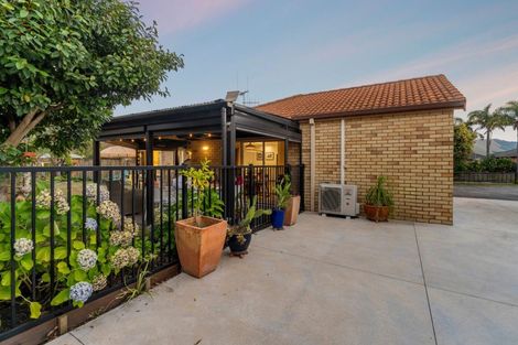 Photo of property in 29 Mcleod Place, Papamoa Beach, Papamoa, 3118