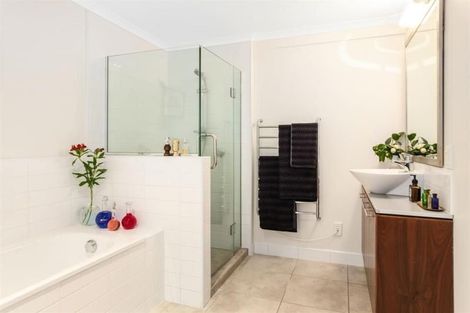 Photo of property in Augusta Apartments, 16/254 Willis Street, Te Aro, Wellington, 6011