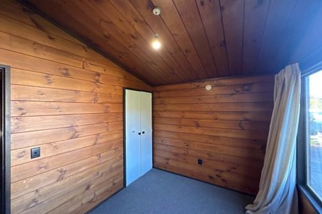 Photo of property in 4 Skeet Place, Merrilands, New Plymouth, 4312