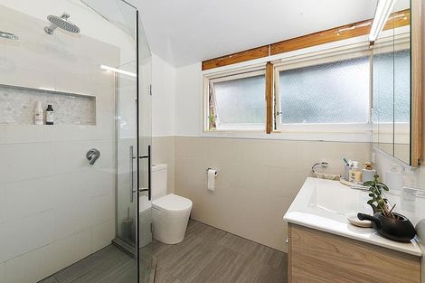 Photo of property in 55 Rimutaka Place, Titirangi, Auckland, 0604