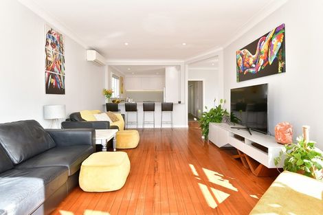 Photo of property in 7 Karaka Street, Helensville, 0800