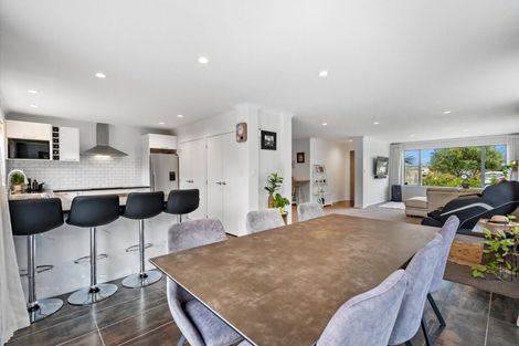 Photo of property in 25 Waitemata Drive, One Tree Point, 0118