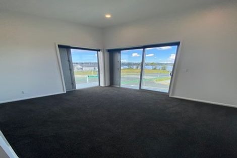 Photo of property in 1 Gunn Way, Hobsonville, Auckland, 0616