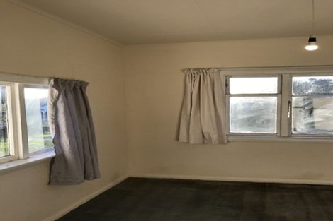 Photo of property in 16 Egmont Street, Castlecliff, Whanganui, 4501