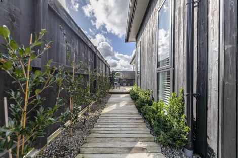 Photo of property in 35 Ashford Avenue, Hokowhitu, Palmerston North, 4410