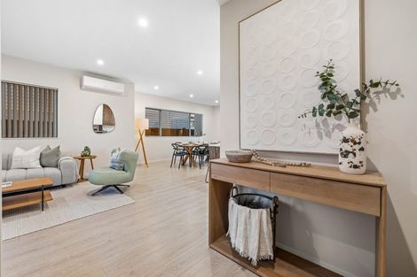 Photo of property in 3 Tarras Road, Kumeu, 0810