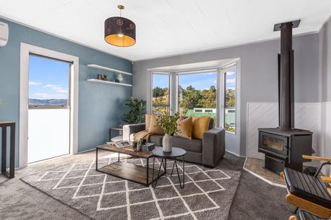 Photo of property in 16 Parkinson Close, Whitby, Porirua, 5024