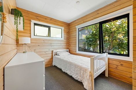 Photo of property in 3 Edwin Mitchelson Road, Muriwai, Waimauku, 0881