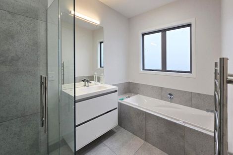 Photo of property in 17 George Yee Place, Taradale, 4112