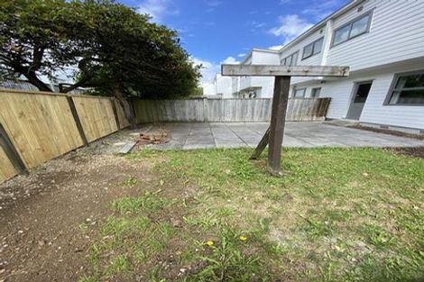 Photo of property in 21f9 Collins Avenue, Tawa, Wellington, 5028