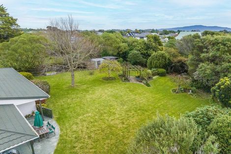 Photo of property in 29 Cranbrook Grove, Waikanae, 5036