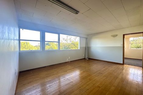 Photo of property in 10 Peter Terrace, Castor Bay, Auckland, 0620