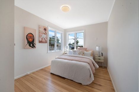 Photo of property in 48a Beaubank Road, Kelston, Auckland, 0602