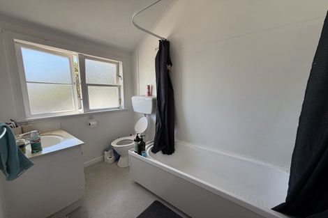 Photo of property in 192 Rathgar Road, Henderson, Auckland, 0610