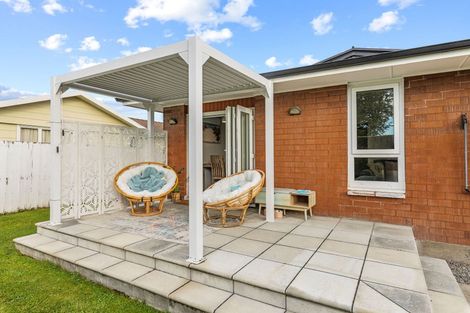 Photo of property in 21 La Perouse Place, Northcote, Christchurch, 8052