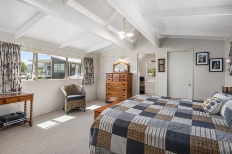 Photo of property in 31 Willow Avenue, Hannahs Bay, Rotorua, 3010