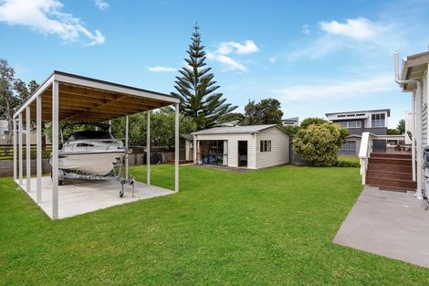 Photo of property in 312 Ocean Road, Whangamata, 3620